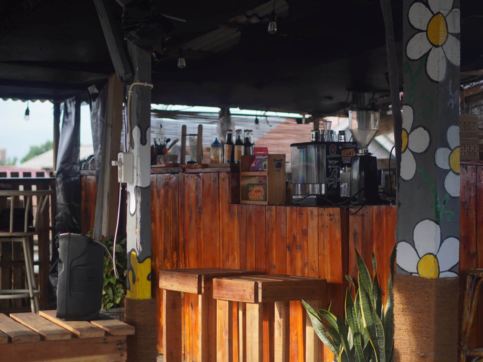 Suasana Kedai Atap
